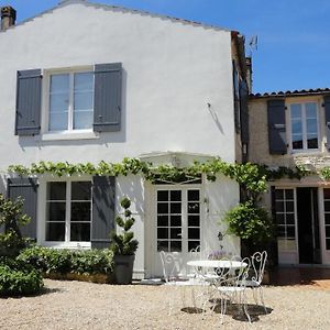 Nuaille-d'Aunis Le Clos Des Treilles Bed & Breakfast Exterior photo