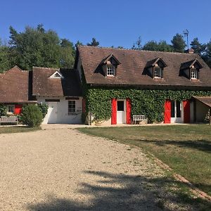 Tigy La Taille Haute Chambre Cerf Bed & Breakfast Exterior photo