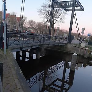 スネーク Lekkerwegbijleeuwen, 1 Minuut Naar Hartje Centrum Bed & Breakfast Exterior photo