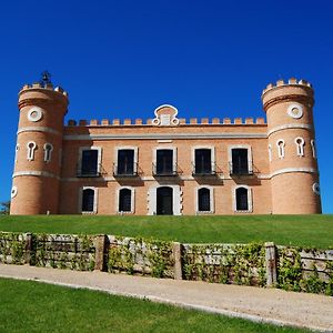 Castillo De Monte La Reina Posada Real & Bodega トロ Exterior photo
