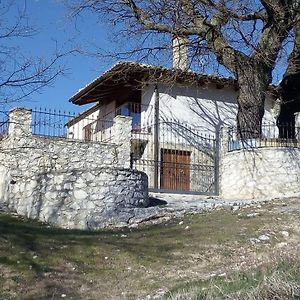 Case Mastro Renzo Tour Naturalistico Enogastronomico Pescosansonesco Exterior photo