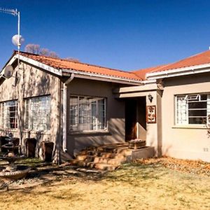 Barkly East Charlie'S Place Bed & Breakfast Exterior photo