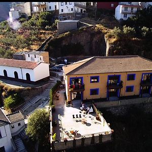Alojamientos Rurales Hurdes Altas - La Antigua Guarderia カサーレス・デ・ラス・ウルデス Exterior photo