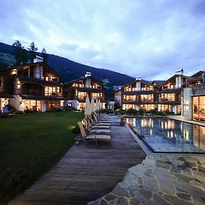 サン・カンディド Post Alpina - Family Mountain Chaletsアパートホテル Exterior photo