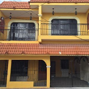 Apartamento Colonial Campecheアパートメント Exterior photo