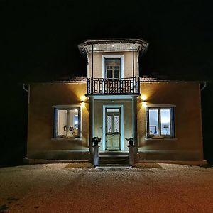 Saint-Genix-sur-Guiers La Maison Fleur De Frangipanier Bed & Breakfast Exterior photo