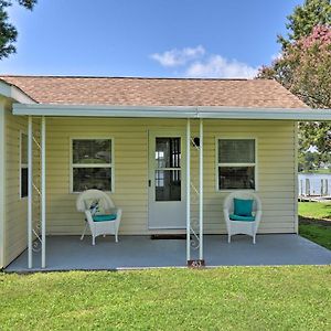 Deltaville Romantic Waterfront Abode With Patio And Dock!ヴィラ Exterior photo