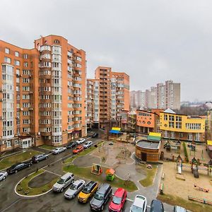 キエフКомфортная Двухкомнатная Квартира Возле Метро Академгородокアパートメント Exterior photo