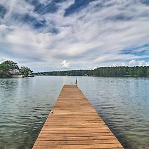 Waterfront Lake Martin Home With Grill And Beach! Eclectic Exterior photo