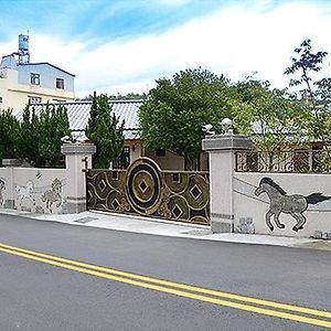 后里区 台中 g ri 御馬 園 民宿 li bo 樂園 民宿 Bed & Breakfast Exterior photo