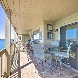 Waterfront Condo With Balcony And Dock Access ホースシュー・ベイ Exterior photo