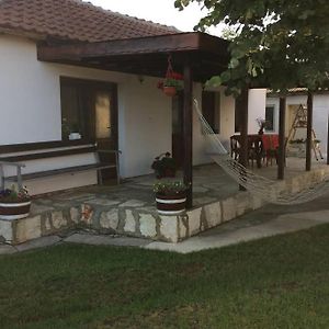 Guest House Kostadinovi Bŭlgarevo Exterior photo