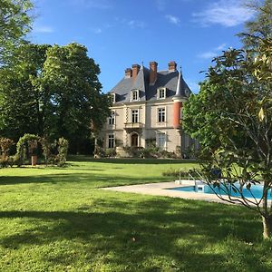 Sainte-Agathe-la-Bouteresse Domaine Du Perrier Bed & Breakfast Exterior photo