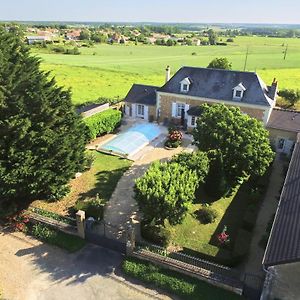 Leigne-sur-Usseau La Costonnerie Bed & Breakfast Exterior photo