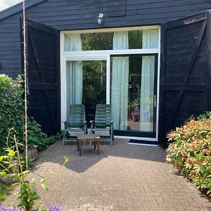 Vries Assen-Groningen-Saunacabine Bed & Breakfast Exterior photo