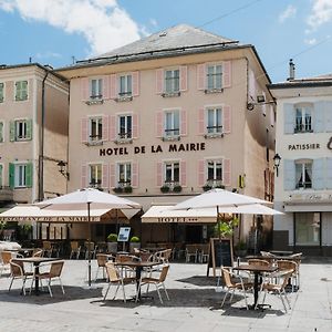 Logis - Hotel De La Mairie アンブラン Exterior photo