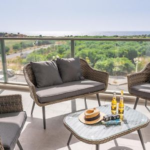 Stunning 4-Bedroom Apartment Next To Achziv Beach By Sea N' Rent ナハリヤ Exterior photo
