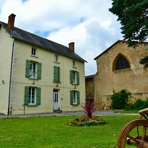 Le Vigeant Maison Du Verger Bed & Breakfast Exterior photo