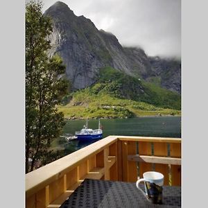 Cozy House By The Fjord In The Heart Of Lofoten レーヌ Exterior photo