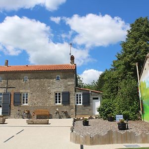 Chambres D'Hotes Logis Charrier Le Petit Bignon Les Épesses Exterior photo