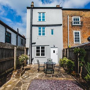 No8 Chepstow Bed & Breakfast Exterior photo