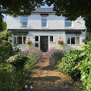 ミルトン・ケインズ The White House Bed & Breakfast Exterior photo