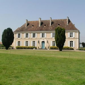 Cherval Chateau Du Bourbet Bed & Breakfast Exterior photo