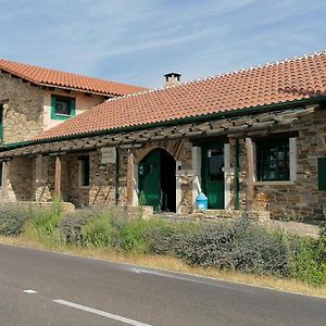 Hosteria Casa Flor Murias de Rechivaldo Exterior photo