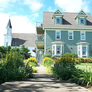 Louisbourg Heritage House Bed & Breakfast Exterior photo