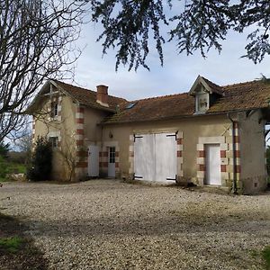 Velles  Petit Saint Hubert 1 A 4 Personnes Bed & Breakfast Exterior photo