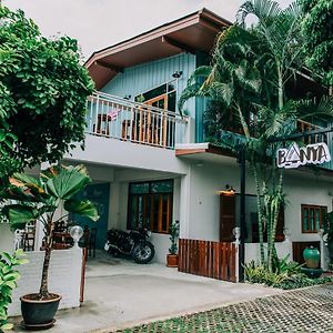 Banya Bnb ที่พักบ้านย่าบีแอนด์บี เมืองประจวบฯ プラチュワップキーリーカン Exterior photo