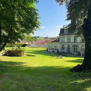 ホテル Le Chateau De Monthureux Le Sec Exterior photo