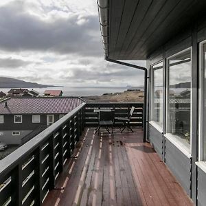 Faroeguide Seaview Villa And Apartment トースハウン Exterior photo