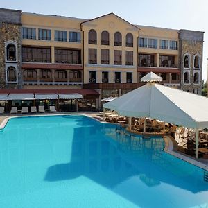 Caucasus Hotel エレバン Exterior photo