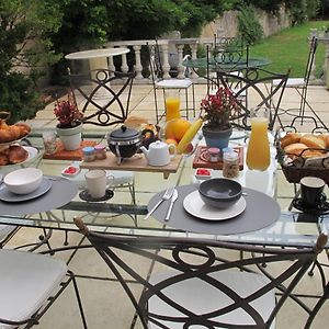 Civray  Chezlola Bed & Breakfast Exterior photo