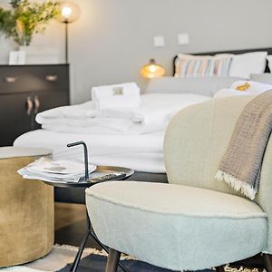 Luxomes - Stylish & New Design Apartment - Kitchen - Netflix インゴルシュタット Exterior photo