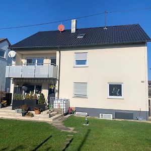 City Apartment Hasenheide - Wohnung Mit 3 Schlafzimmern Und Balkon Mit Landschaftsblick ルーテスハイム Exterior photo