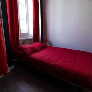 Au Nid Douillet - Dormir Comme A La Maison シャトーブリアン Exterior photo