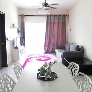 ［クラン ノース］アパートメント（80m²）｜ 3ベッドルーム／2バスルーム Bandar Puncak Alam Exterior photo