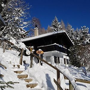 グリュイエール Charming Chalet With Panoramic View And Private Parking In Gruyereヴィラ Exterior photo