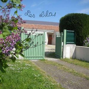 Chambres D'Hotes Les Lilas リュフェック Exterior photo