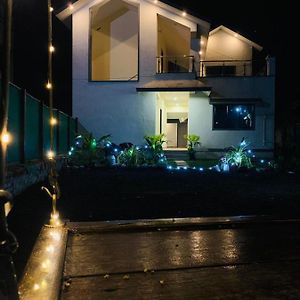 Bliss Villa 6Bhk Alibaug 1 Min Walking Distance To Kihim Beach アリバグ Exterior photo