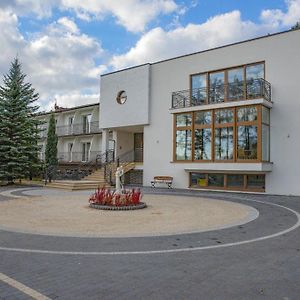 ホテル Gosciniec Nad Zalewem Sosina ヤヴォジュノ Exterior photo