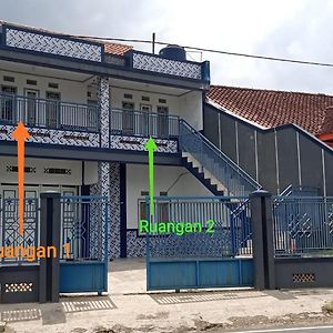 ホテル Penginapan Atau Kontrakan Rumah Ciwidey 1 Ruangan 2 Kasur Dewasa Kamar Mandi Dapur Dalam Sewa Harian Mingguan Bulanan Tahunan Boleh Exterior photo