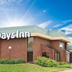 Days Inn By Wyndham ローラ Exterior photo