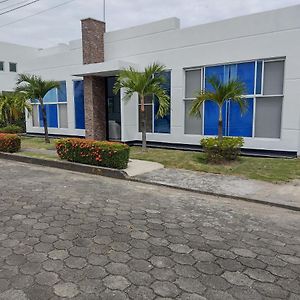 Casa Condominio Santa Ana Girardot Flandes Espinal Exterior photo