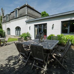 Charming Holiday Home Along The Meuse Hastiere-par-dela Exterior photo