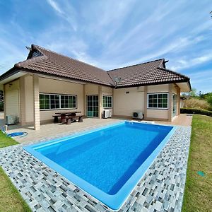 Sand-D House Pool Villa A15 At Rock Garden Beach Resort Rayong メーピン Exterior photo