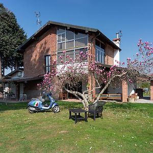 Pombia Cascina Cattabreghetta Bed & Breakfast Exterior photo