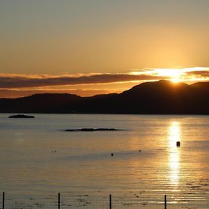 The Loft At Strathardle - Lochside Apartment, Isle Of Skye ダンヴェガン Exterior photo